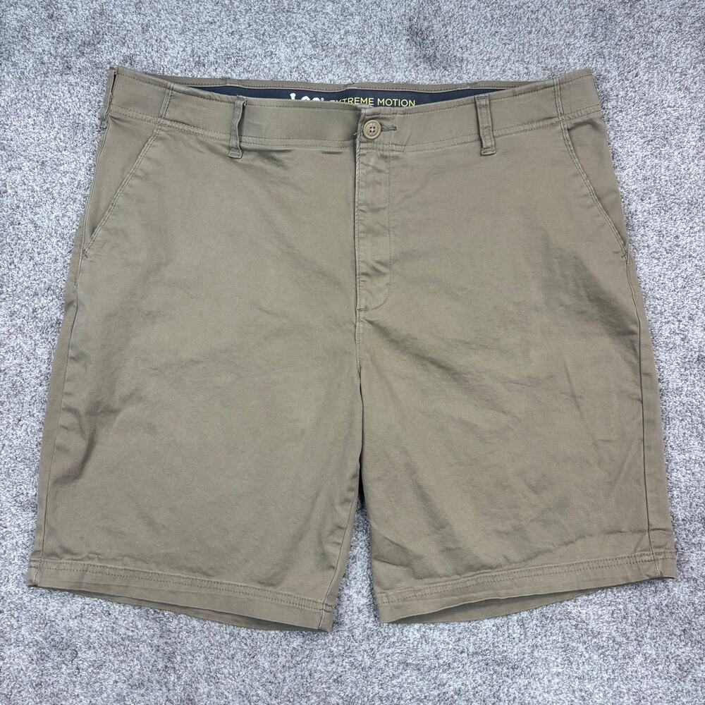 Lee Extreme Motion Khaki Shorts Men's size 40